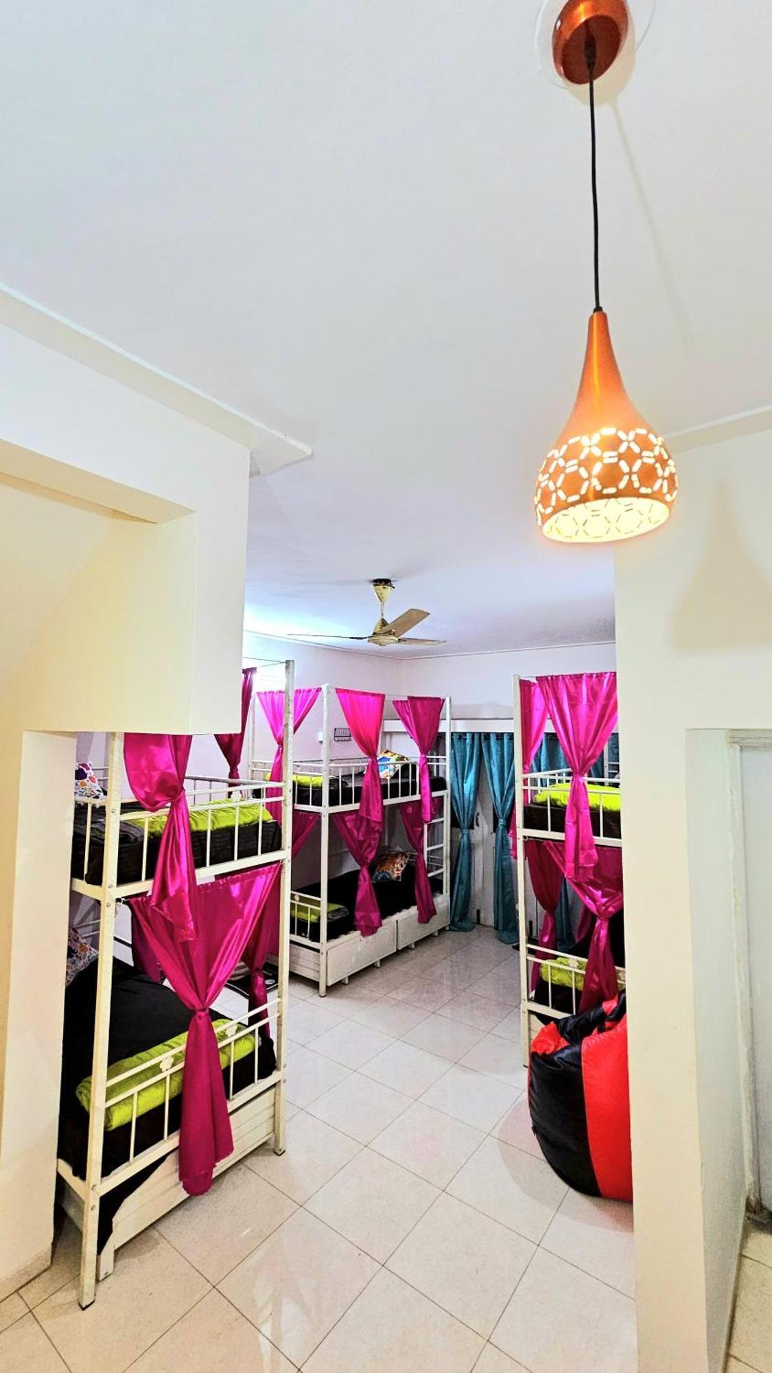 Elephant House - Boutique Hostel & Cowork Meribel Village Экстерьер фото
